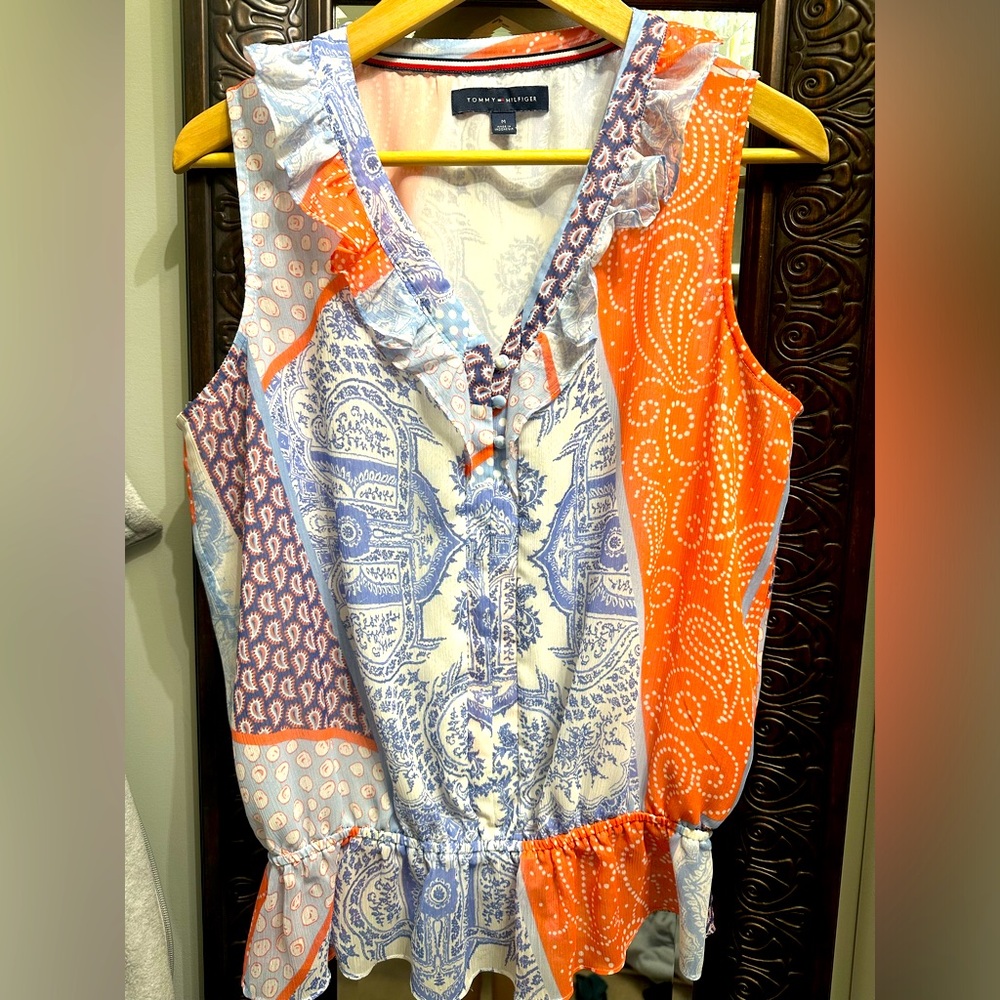 Like New Medium Tommy Hilfiger Top